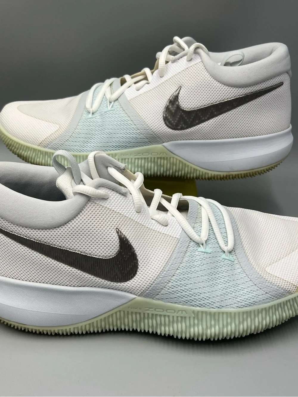 2017 Nike Men's Zoom Assersion Basketball Shoes. Sz 11. 917505-104